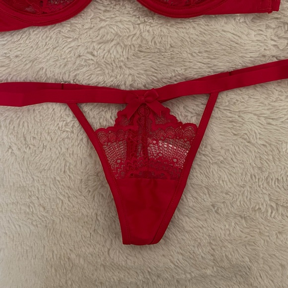 Red Lace Bra and Panty Set - Picture 2 of 9
